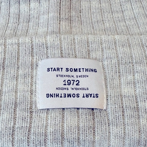 Stockholm Ribbed Beanie New Gray - Picture 2 of 3